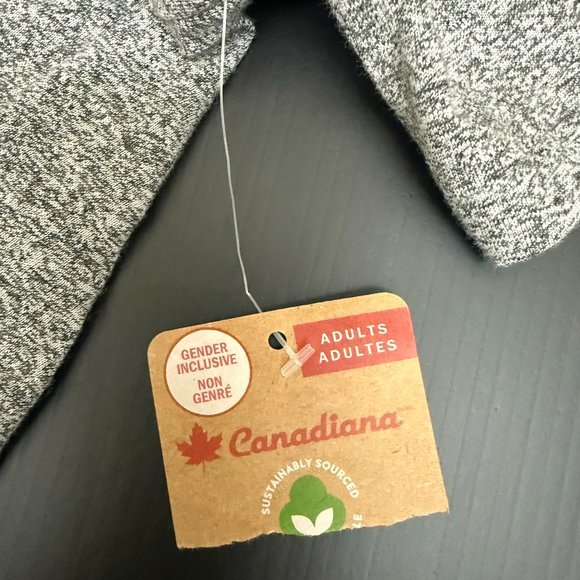 3D Canada T-Shirt Protruding Letters Size L NWT - Picture 7 of 9